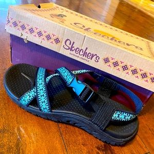 Sketchers Reggaes Sandals (NEW)